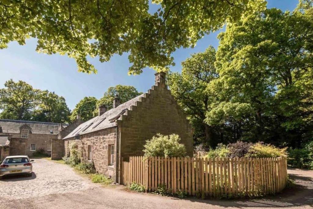 Charming 3/4 Bedroom Semi-Detached Cottage. Carberry Buitenkant foto